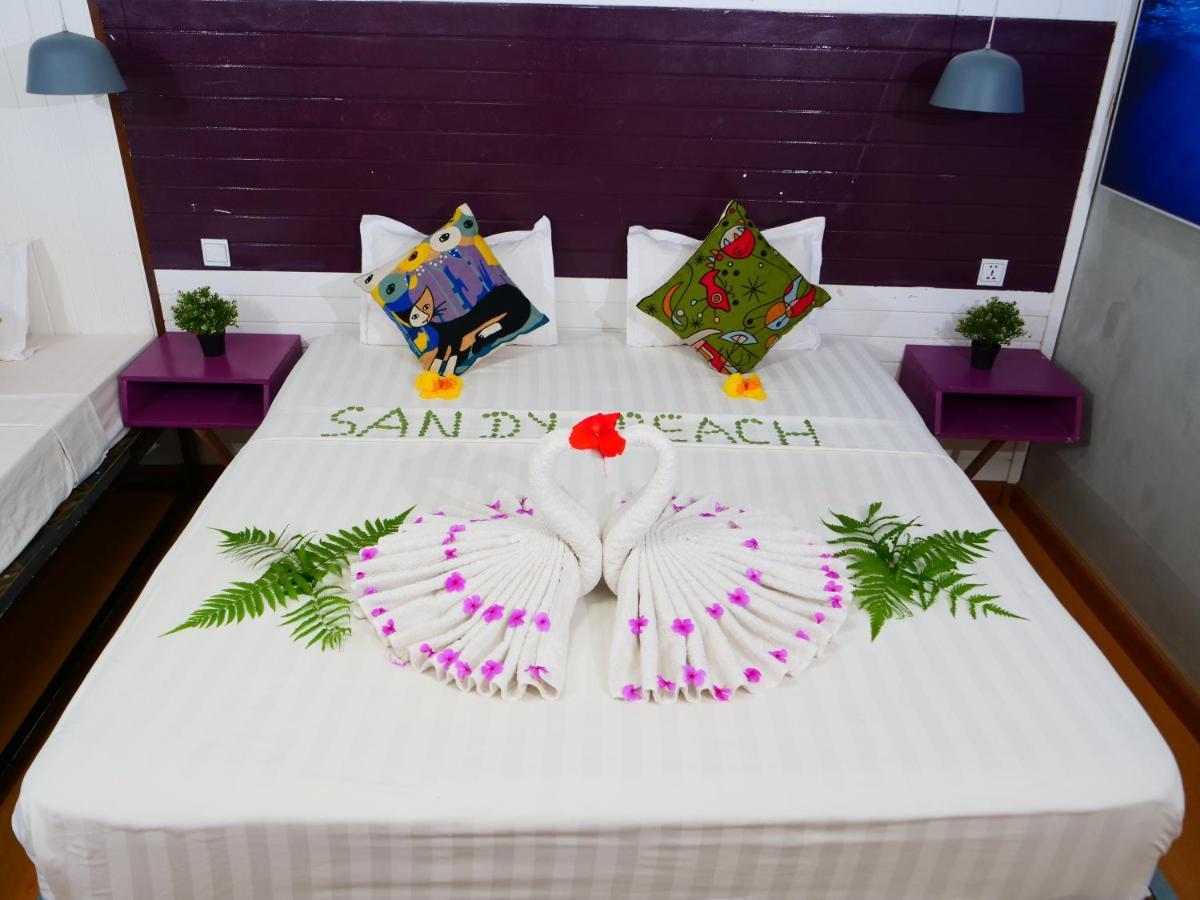 Sandy Beach Bungalows By Ehm كوه رونغ ساملوم المظهر الخارجي الصورة