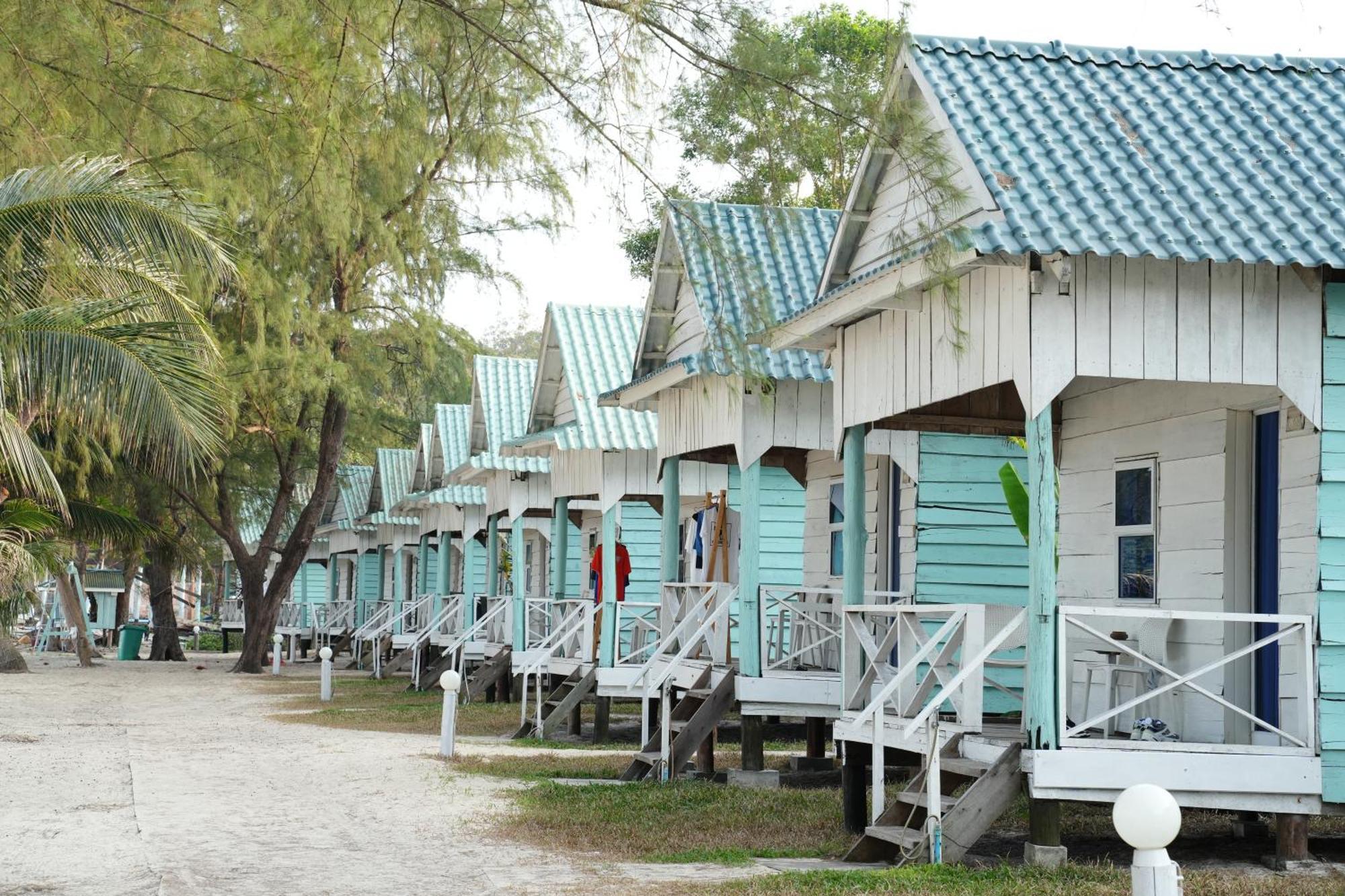 Sandy Beach Bungalows By Ehm كوه رونغ ساملوم المظهر الخارجي الصورة