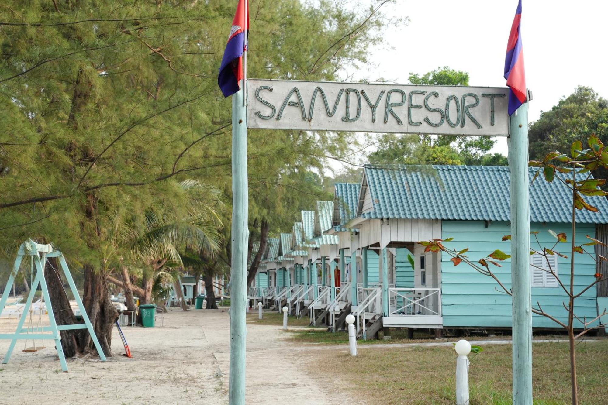 Sandy Beach Bungalows By Ehm كوه رونغ ساملوم المظهر الخارجي الصورة